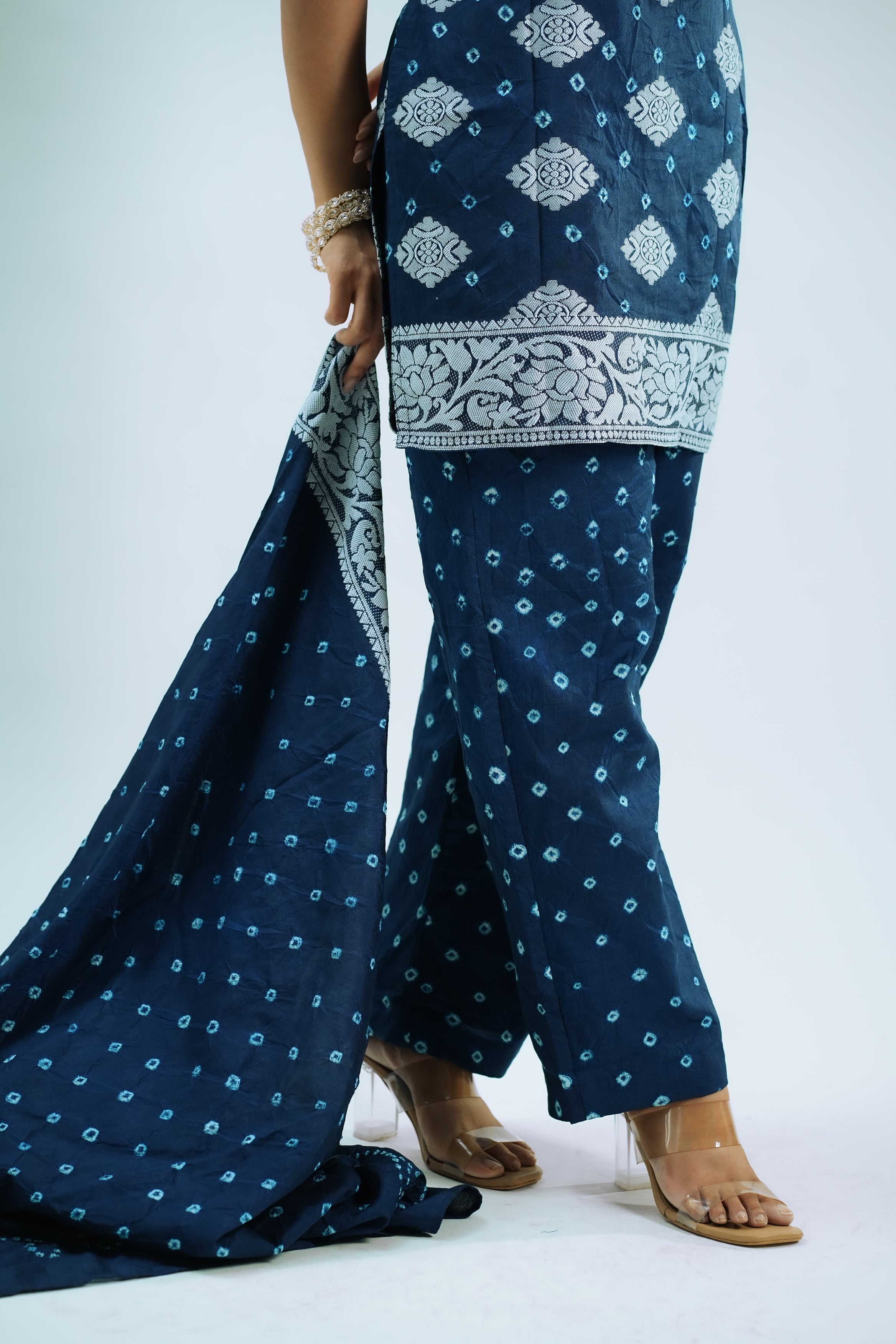 Gharwal Silk Signature Set