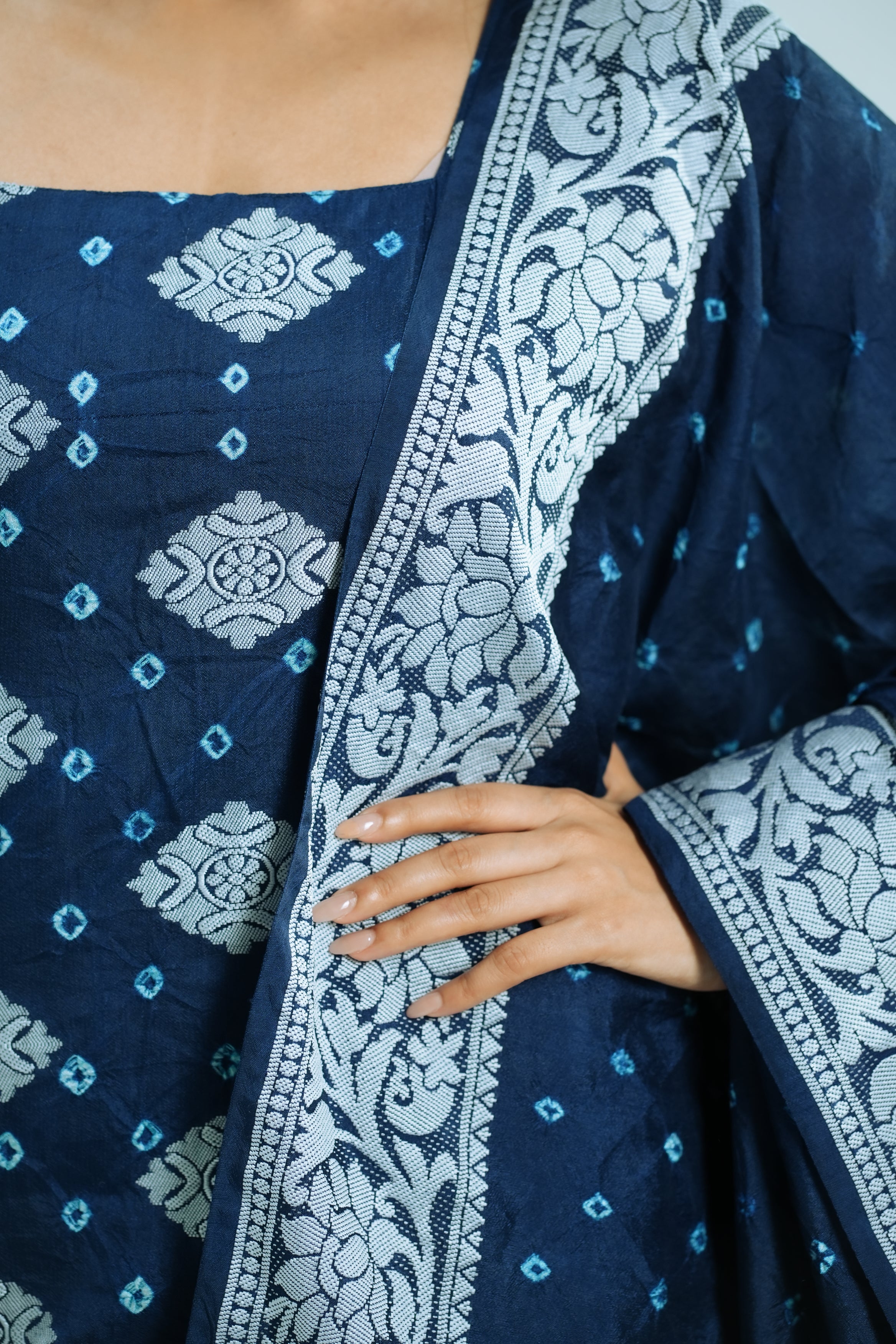 Gharwal Silk Signature Set