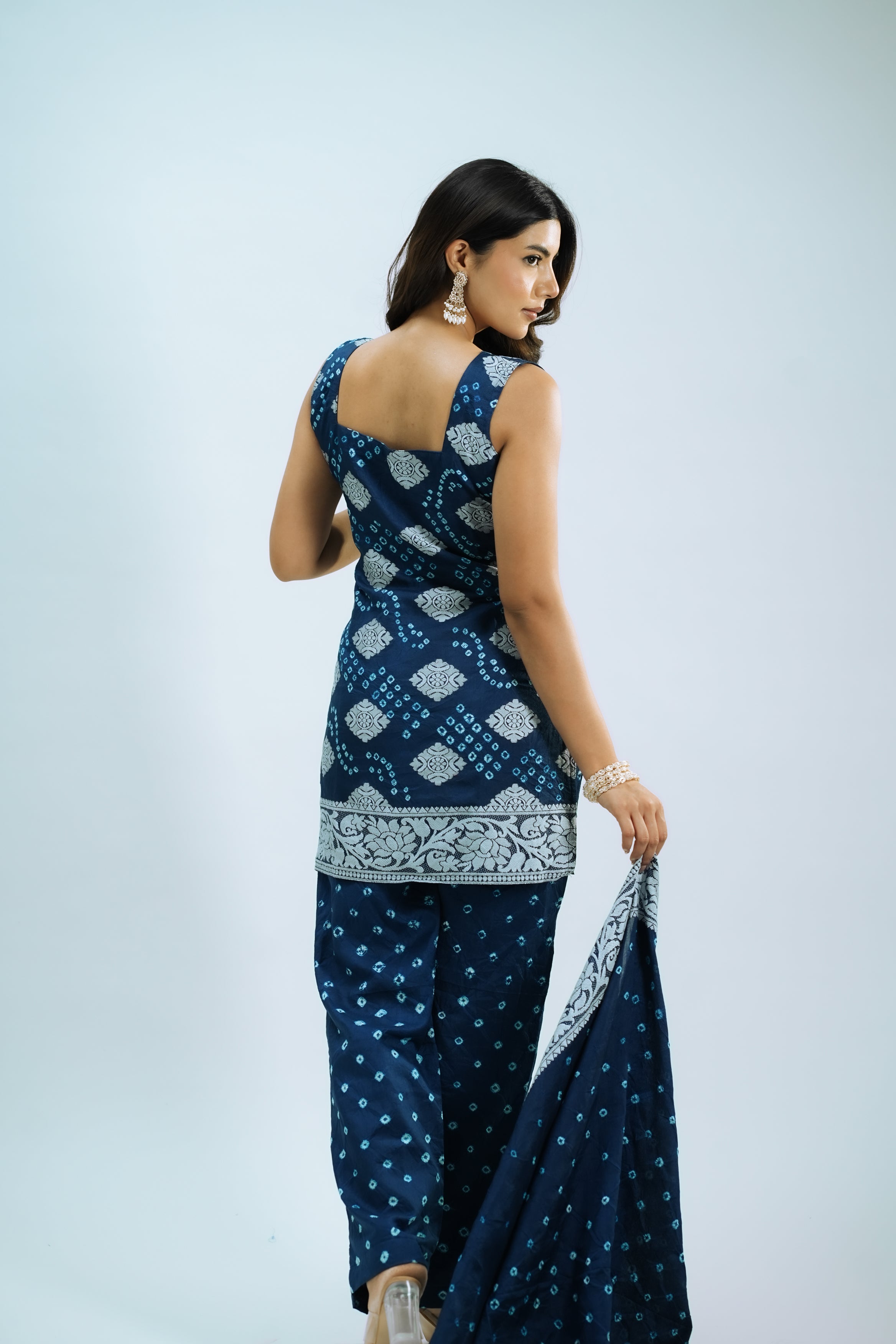 Gharwal Silk Signature Set