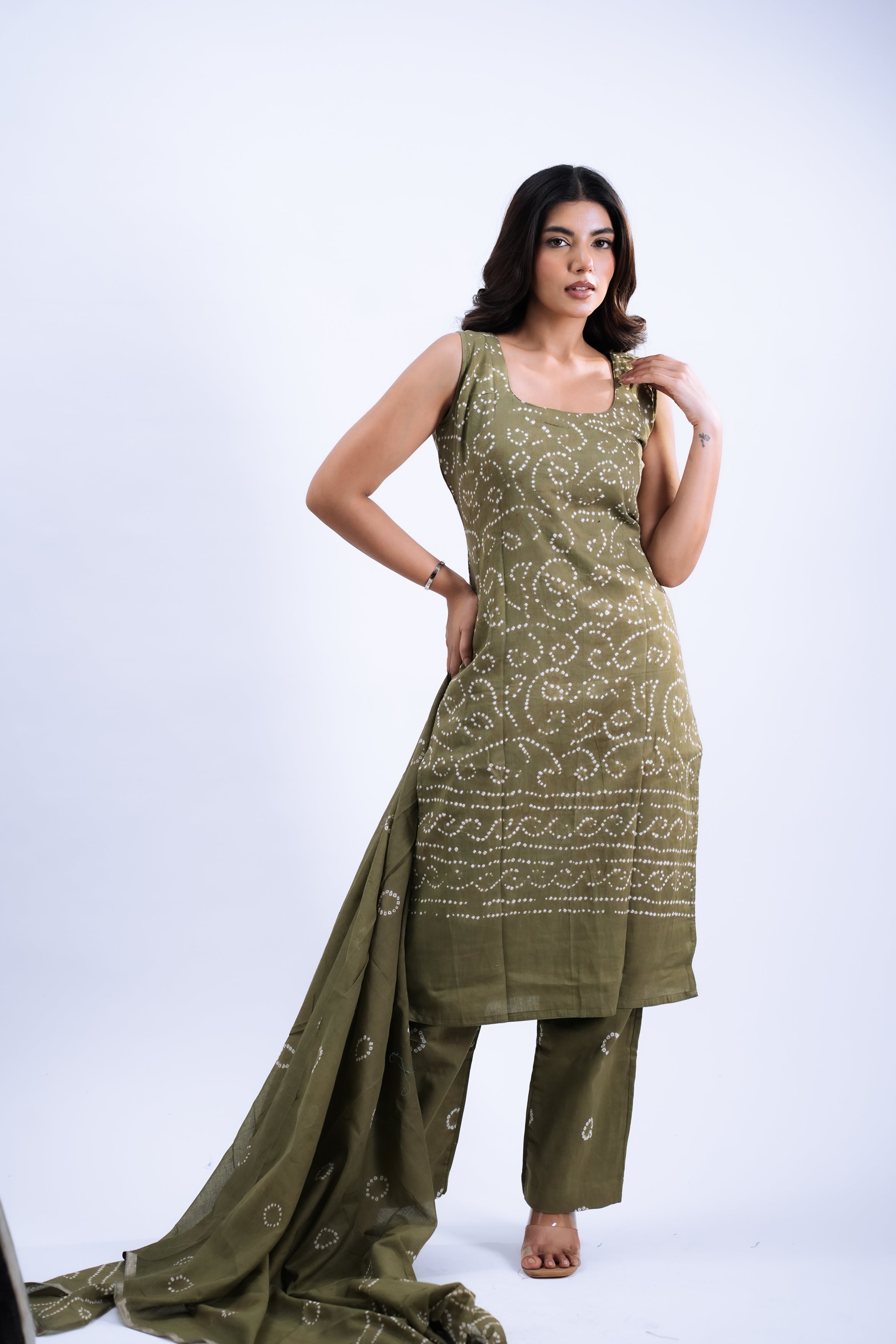 Olive Bandhani Grace Set