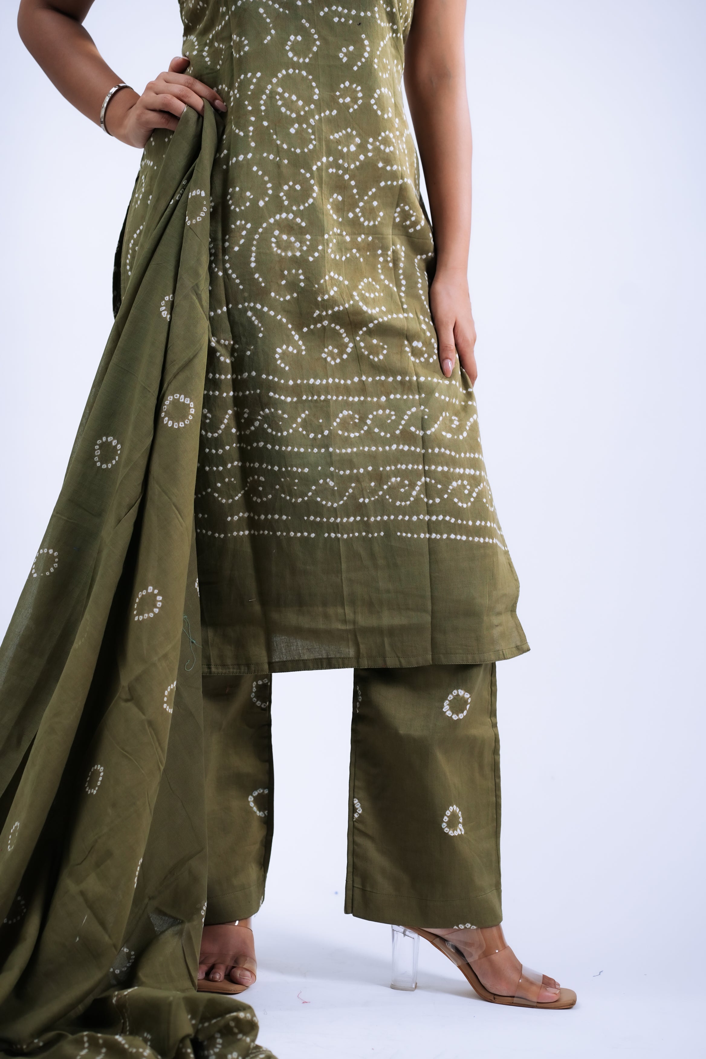 Olive Bandhani Grace Set