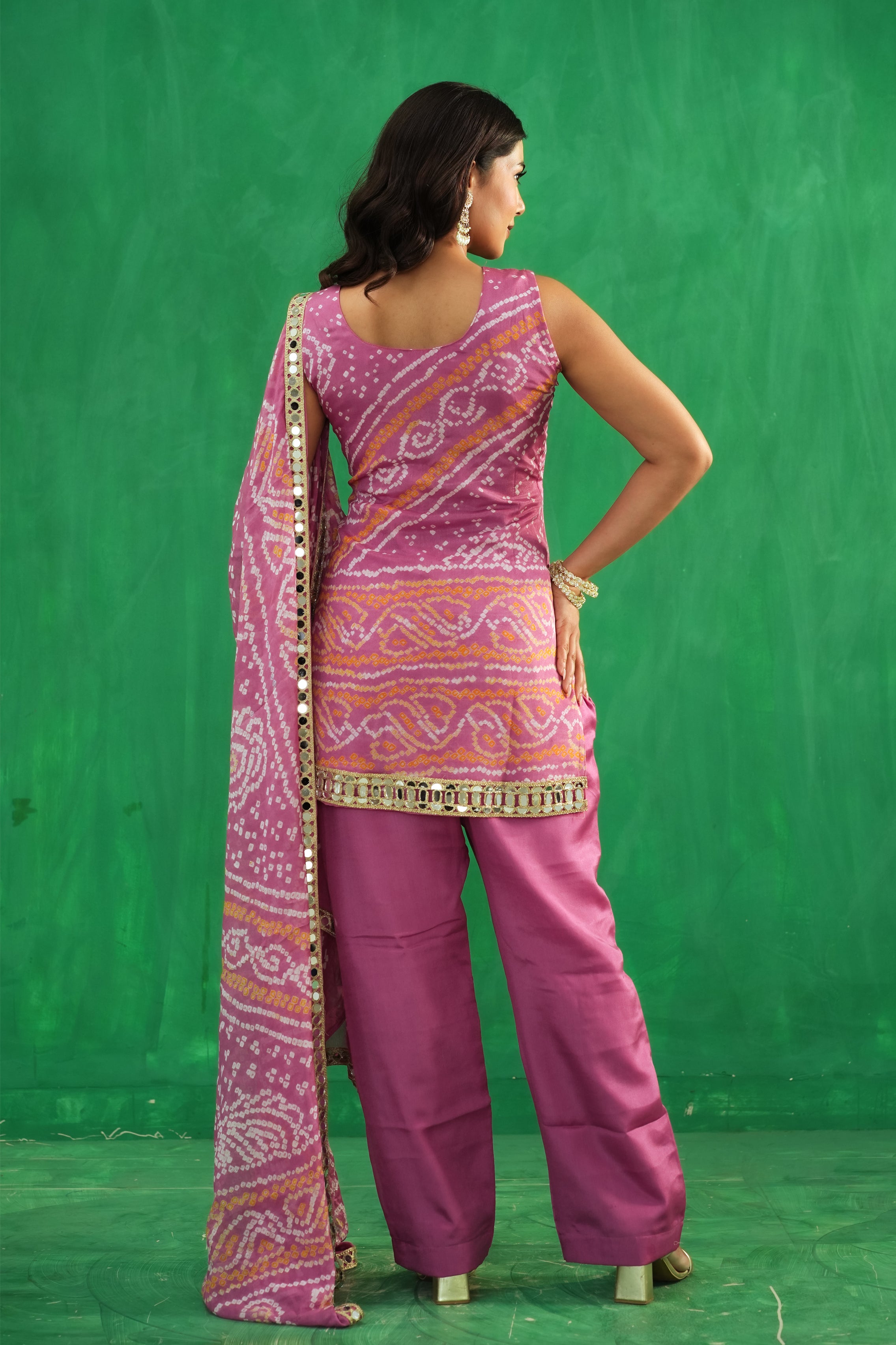 Magenta Bandhani Set in Pure Crepe Silk
