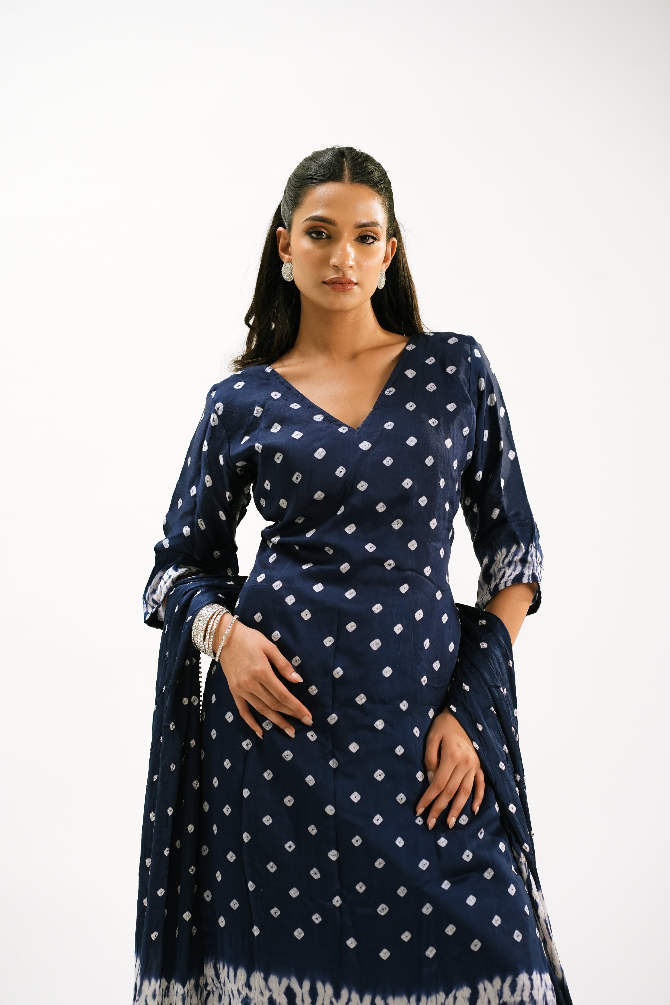 Neel Bandhani Grace Set