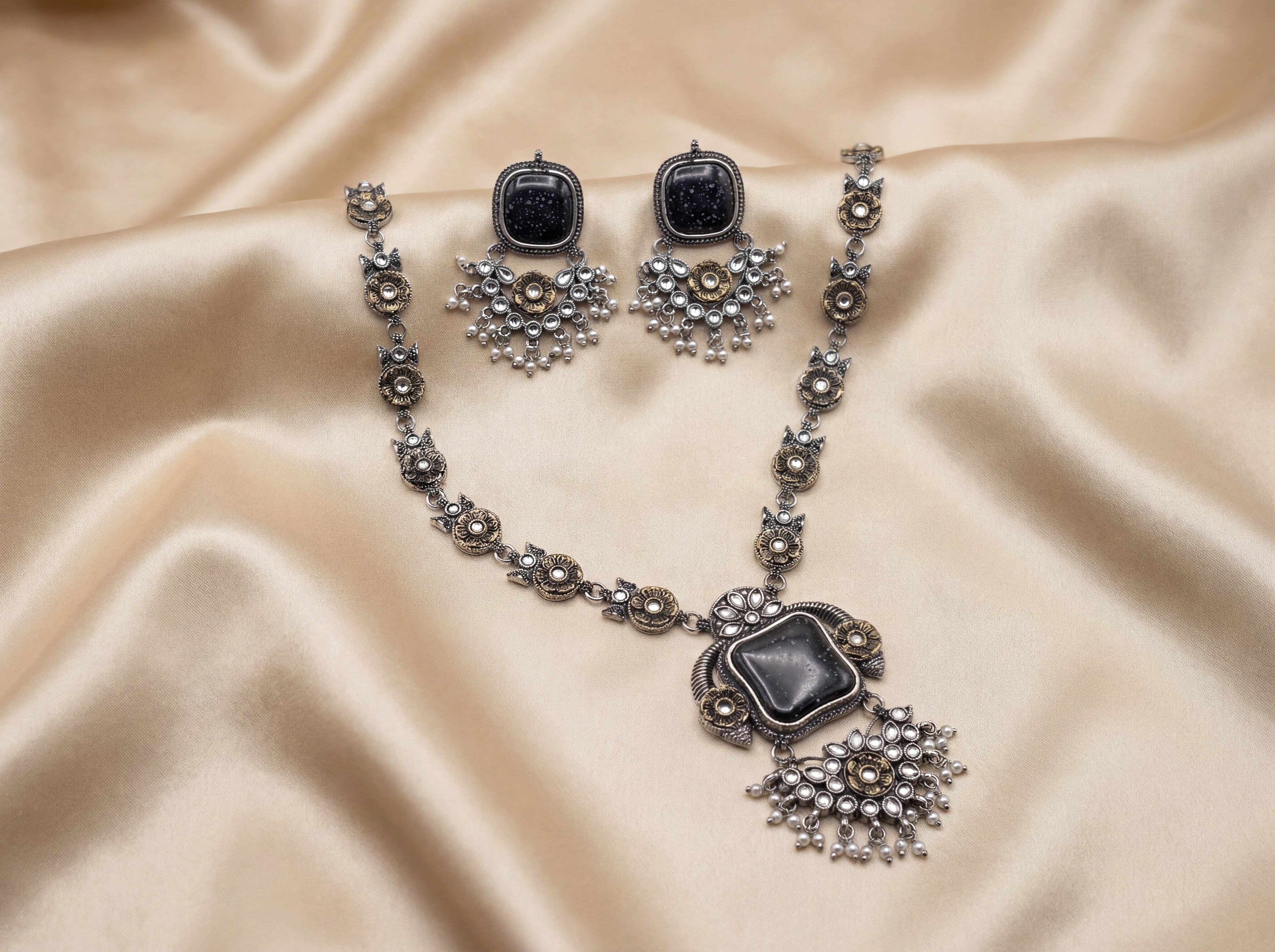 Black Stone Pendant Necklace Set
