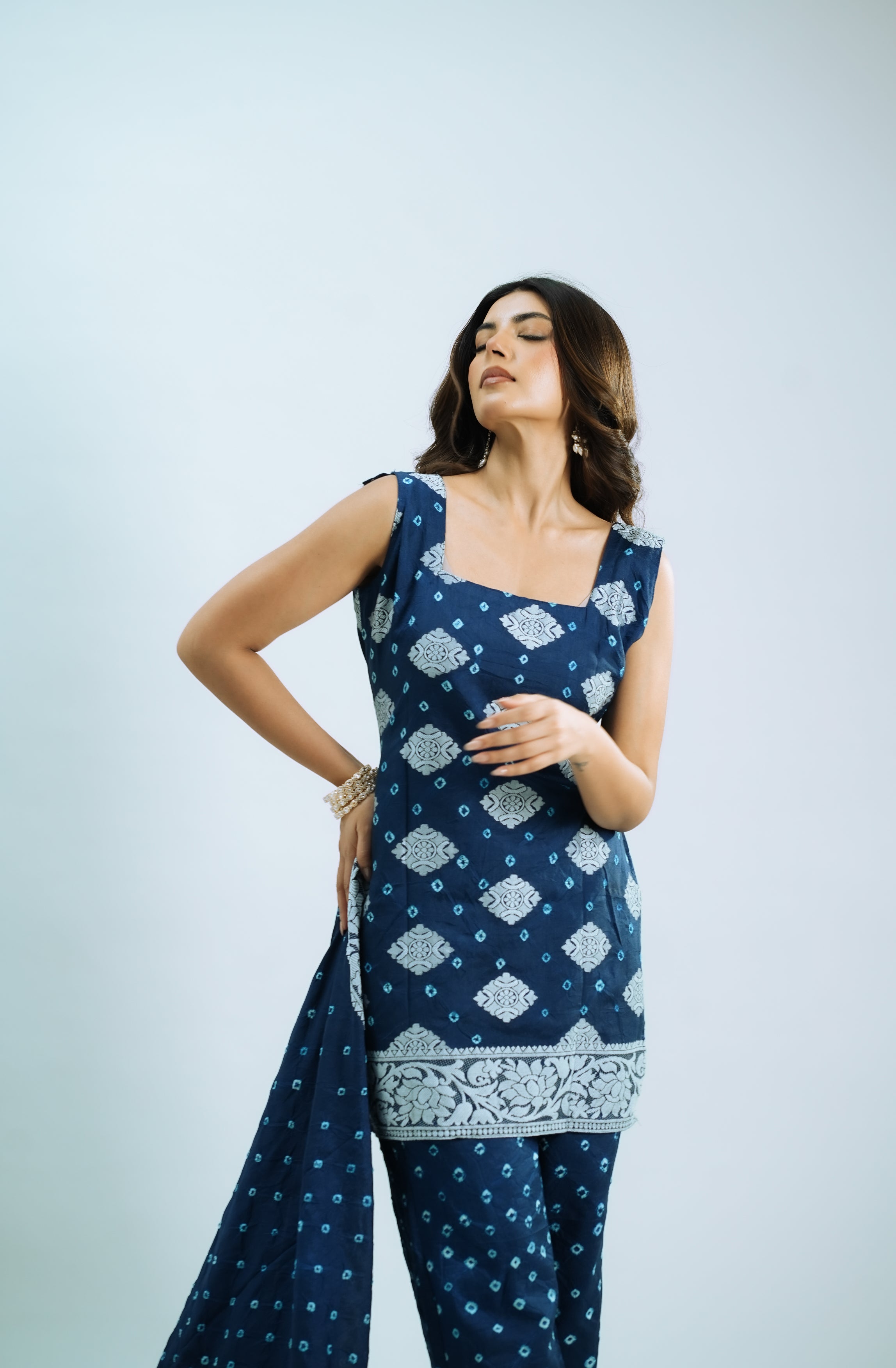 Gharwal Silk Signature Set