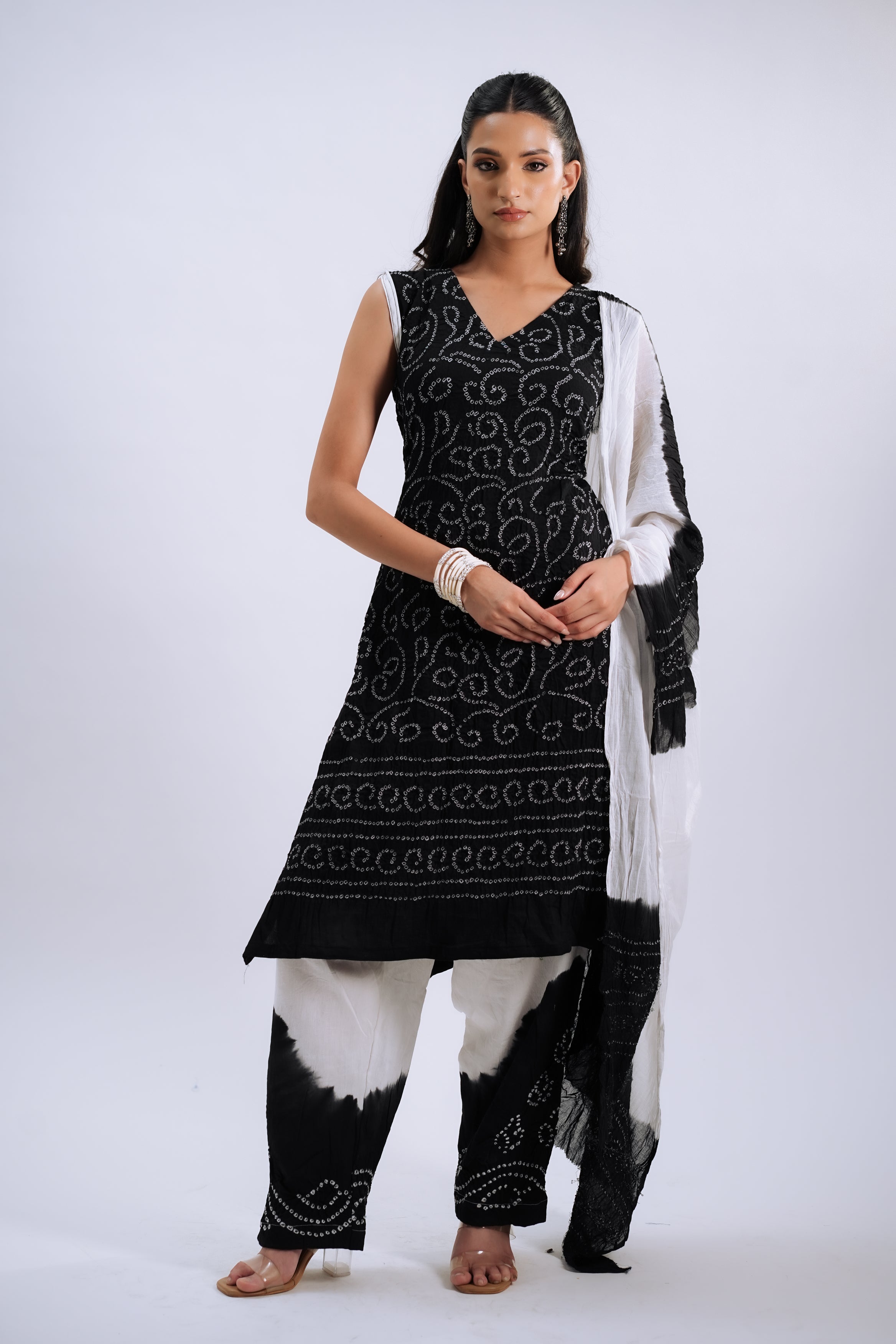 Noir Bandhani Elegance Set