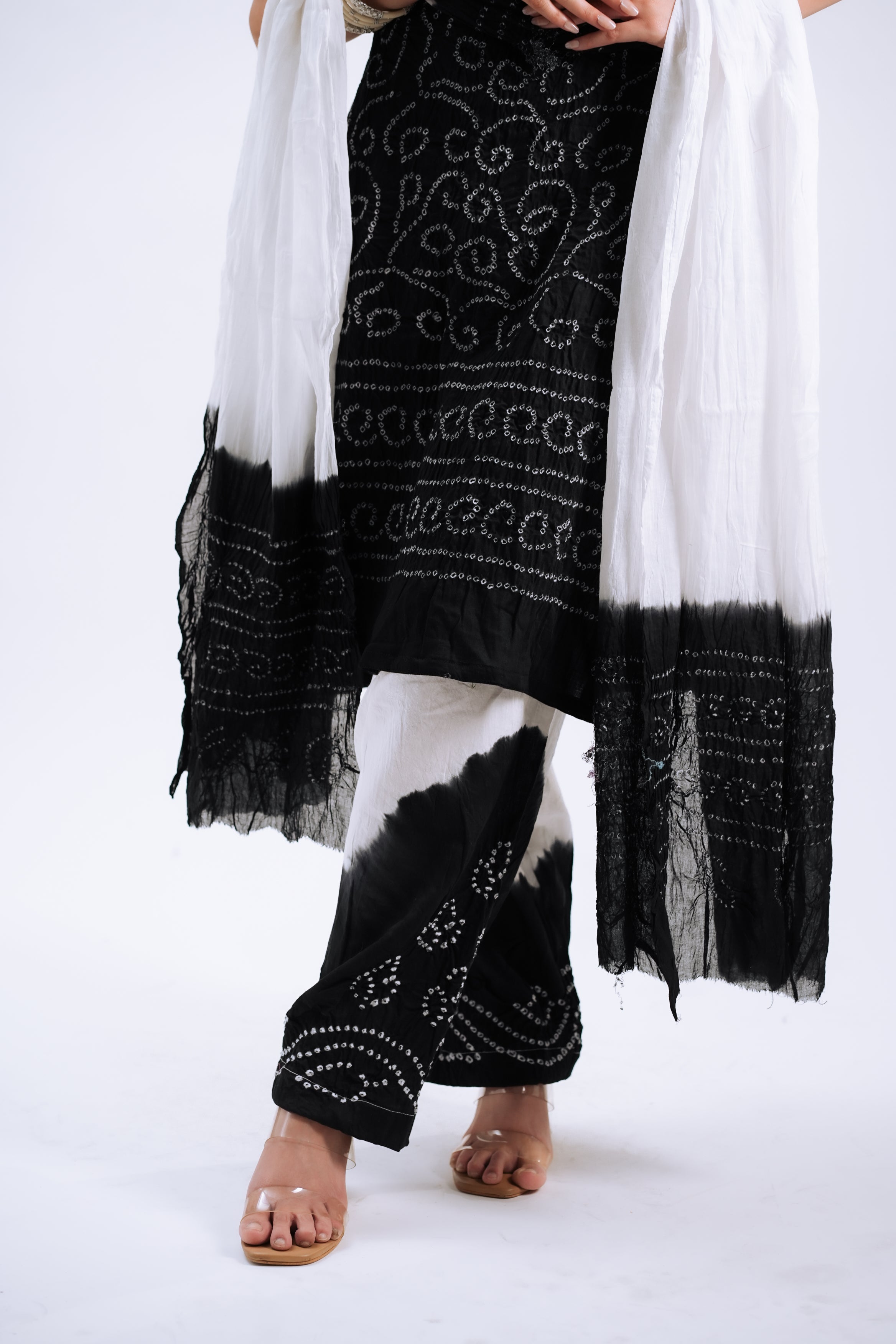 Noir Bandhani Elegance Set