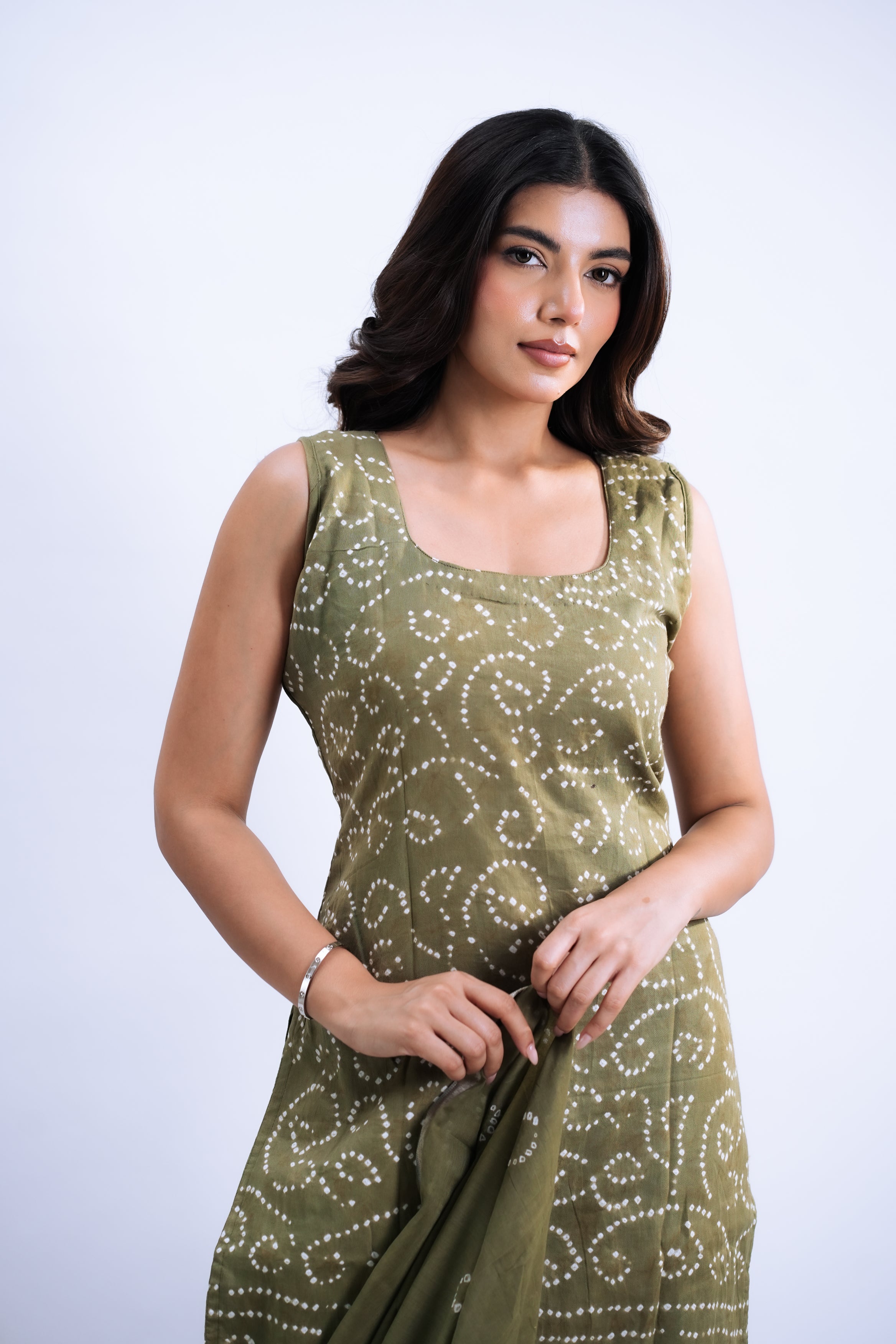 Olive Bandhani Grace Set