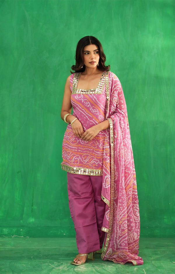 Magenta Bandhani Set in Pure Crepe Silk