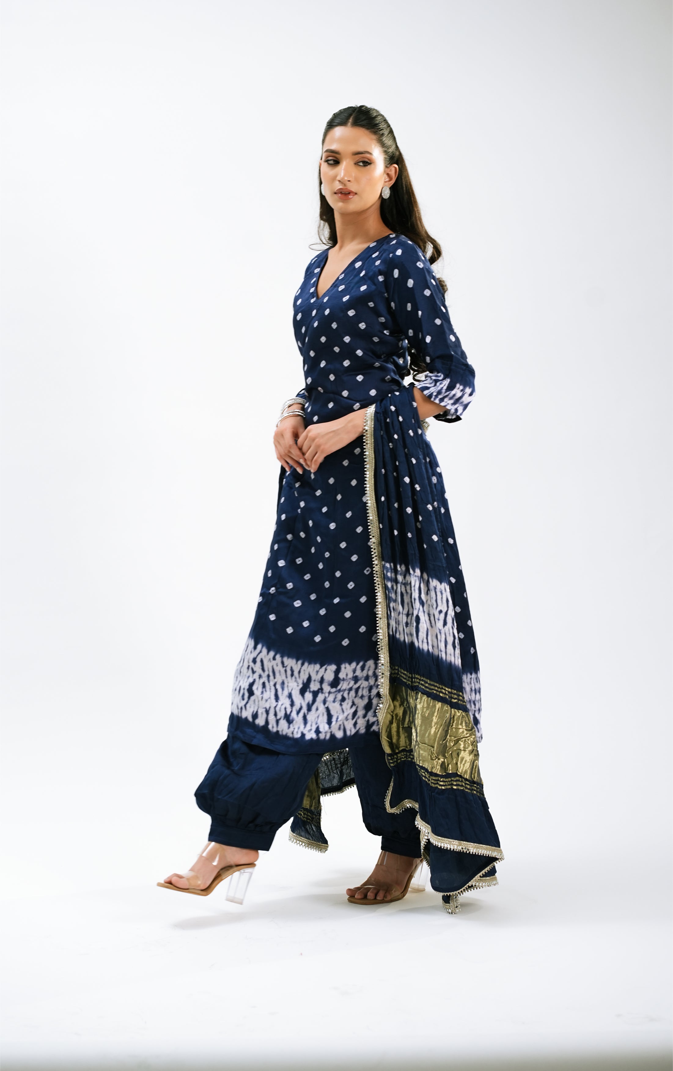 Neel Bandhani Grace Set